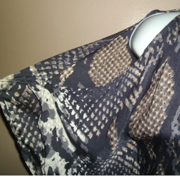 Express Small Blouse - Picture 4 of 4